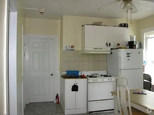 Building Photo - 10 Winter St Unit 1 Rental