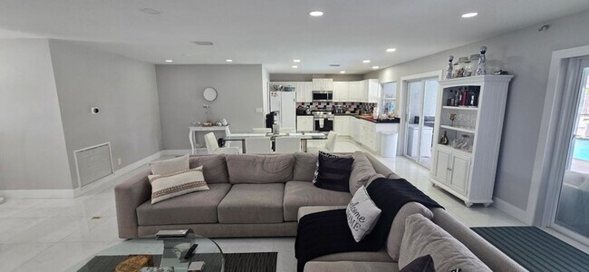 Photo - 288 NW 89th Ave