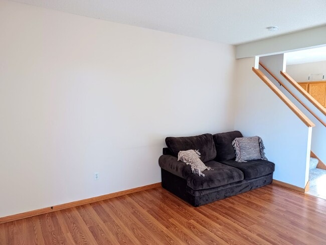 Photo - 2 Bedroom 2 Bath End Unit Townhouse - Shakopee