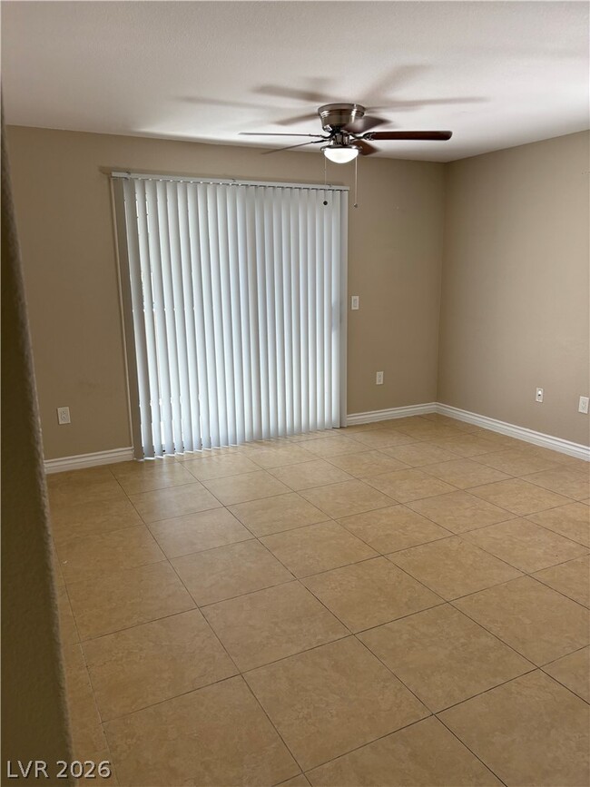 Photo - 555 E Silverado Ranch Blvd Unidad 1152