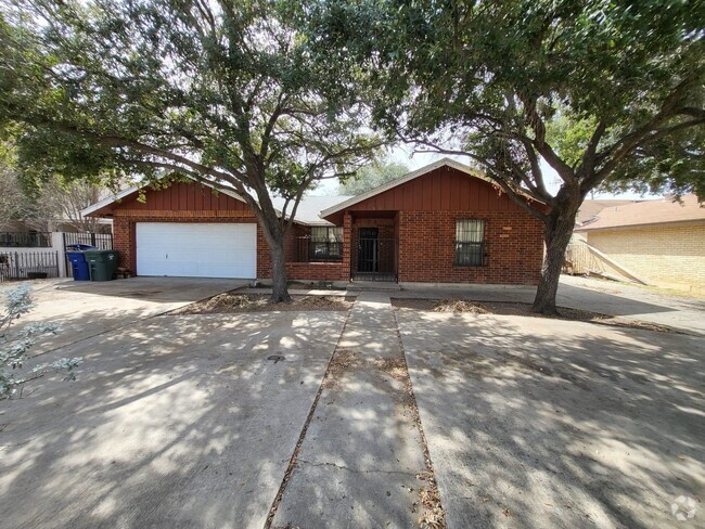 Building Photo - 805 Westgate Dr Rental