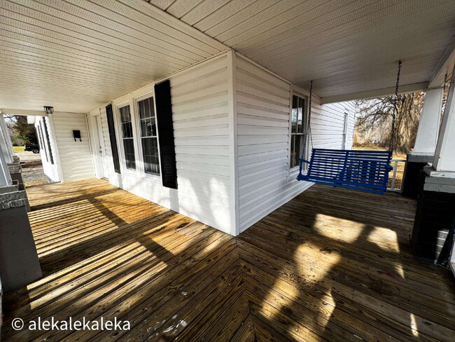 Photo - 1113 W Webb Ave