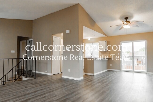 Photo - 2570 Clarendon Dr