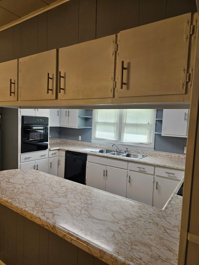 Photo - 1927 Lone Oak Rd