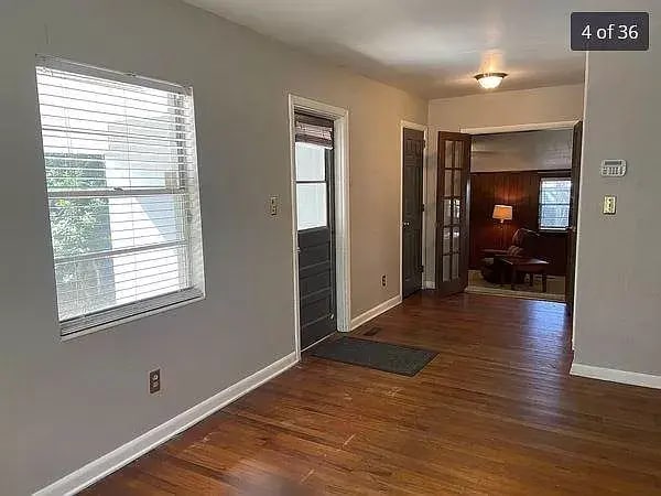 Photo - 414 Revell St