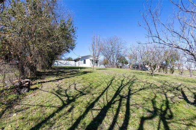Photo - 2304 Thrasher Ln