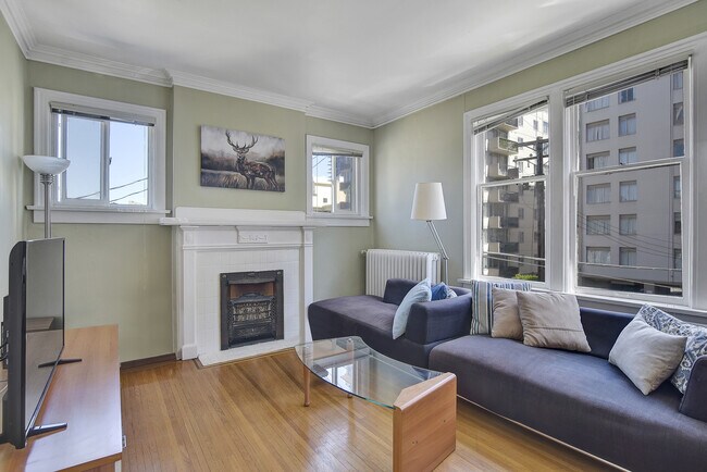 Photo - 935 Jervis St Unit 15