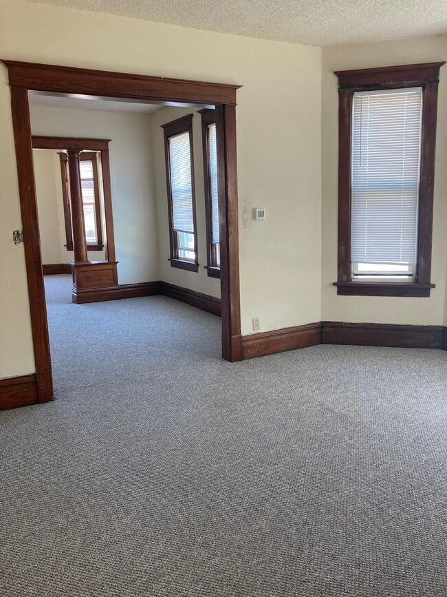 Dining room - 90 Kaufmann Ave Unit 1