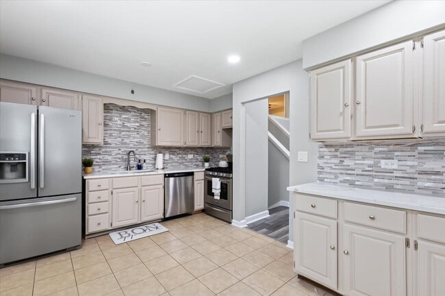 Photo - 33W067 Bonnie St