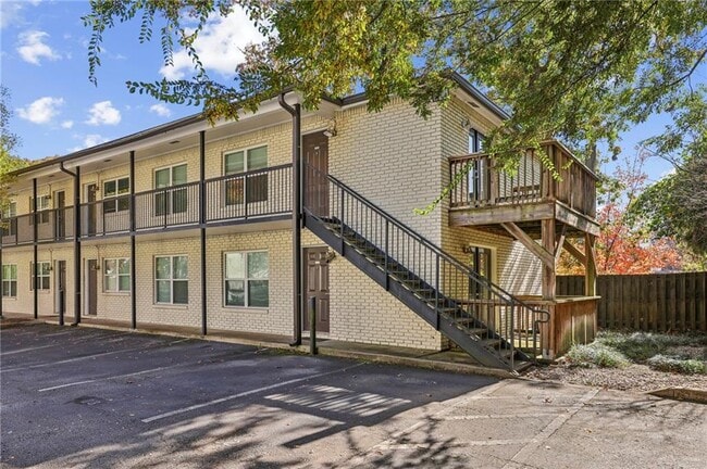 Building Photo - 48 Peachtree Ave NE Unit 325