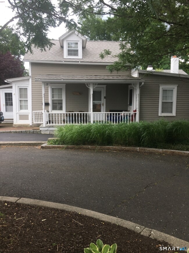 4 McKinley St