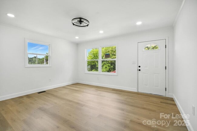 Photo - 1214 Short St