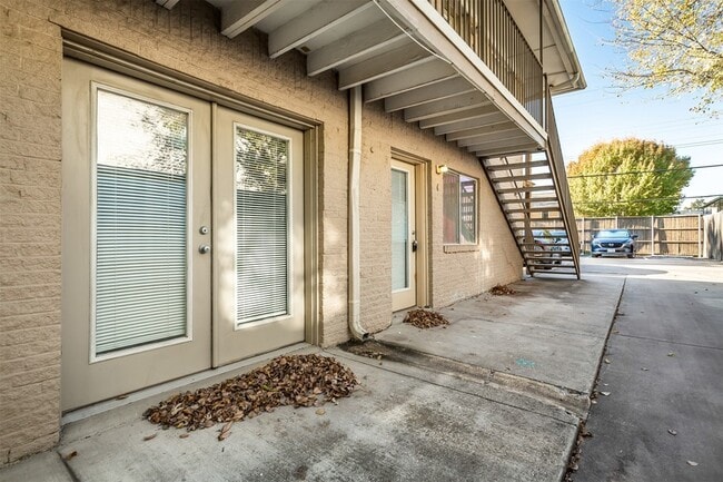 Photo - 4931 Junius St Unit 4