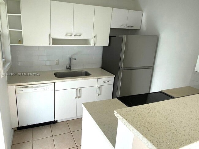 Photo - 920 NE 108th St