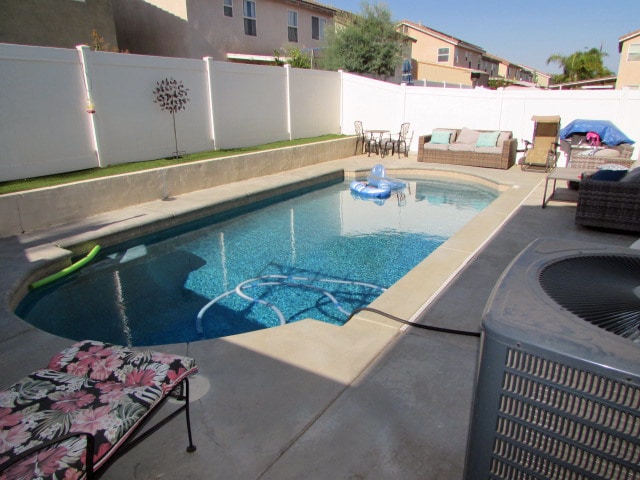 Photo - 4 bedroom 2.5 bath sparkling pool home in Perris!