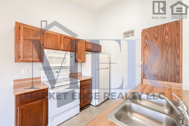 Building Photo - 2Bed/1Bath Condo at Peoria/53rd Ave! Ready... Unit APT 212