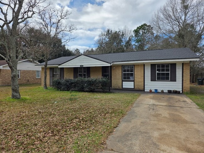 Building Photo - 4119 Karen St