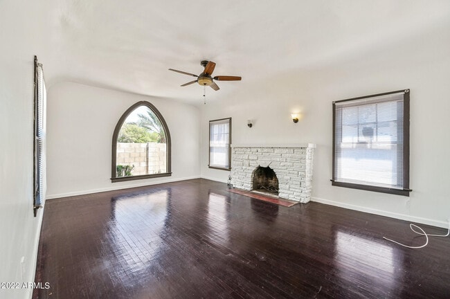 Photo - 3949 E Earll Dr