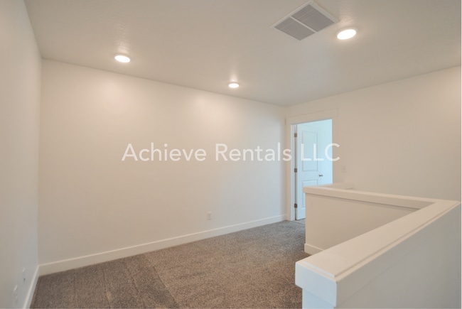 Photo - Golf, Parks & Home Sweet Home | Logan Utah Townhome