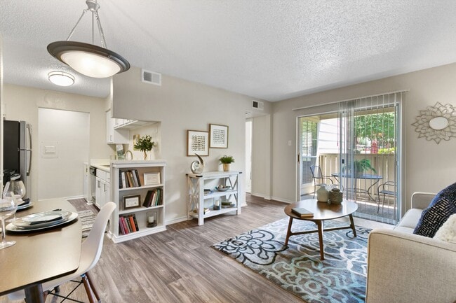 Creekwood Apartment Homes apartments — community photo