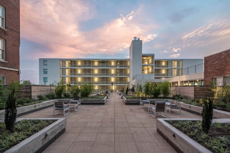 Courtyard at The Chisca