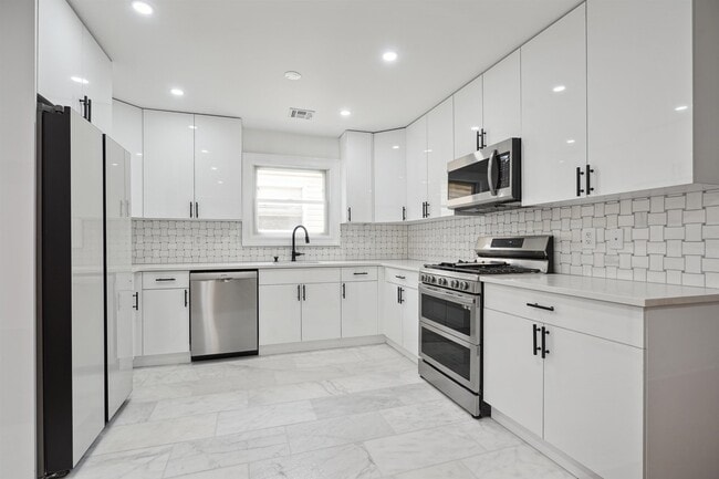 Photo - 162 Pine St