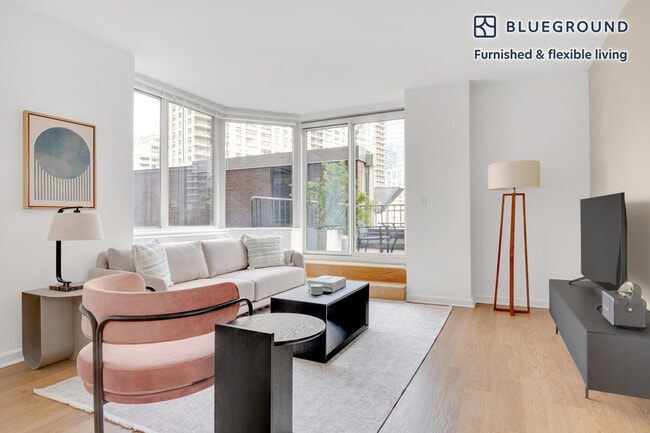 Building Photo - 180 Riverside Blvd Rental