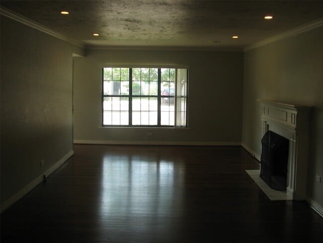 Photo - 10943 Desdemona Dr