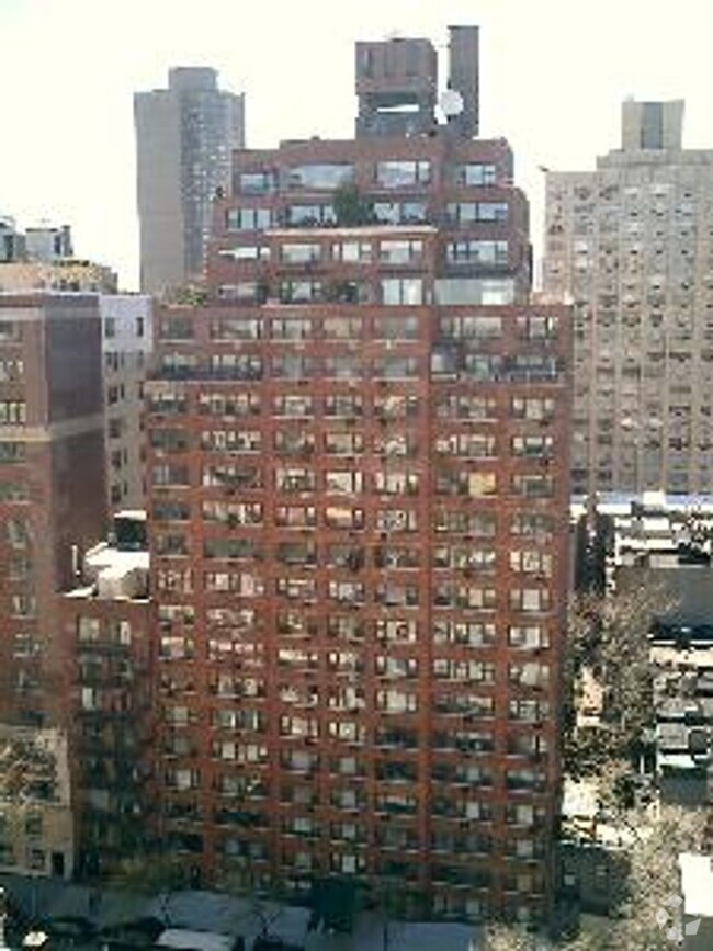 Building Photo - 510 East 86th St Rental