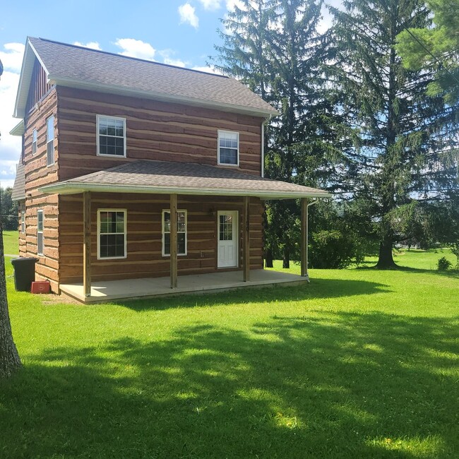 Rustic hidden Gem this 3 Bedroom, 1.5 Bath... - Rustic hidden Gem this 3 Bedroom, 1.5 Bath... House