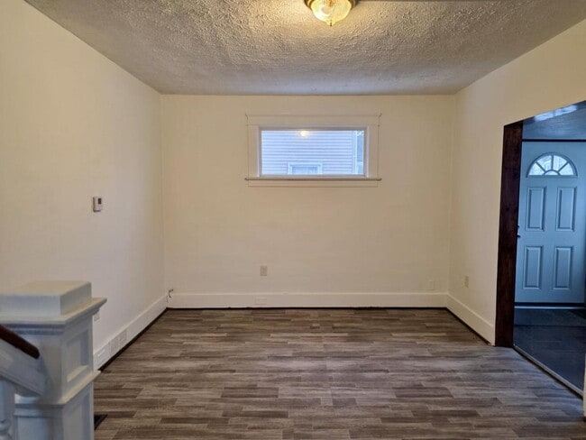 Photo - 849 Terra Alta St NE