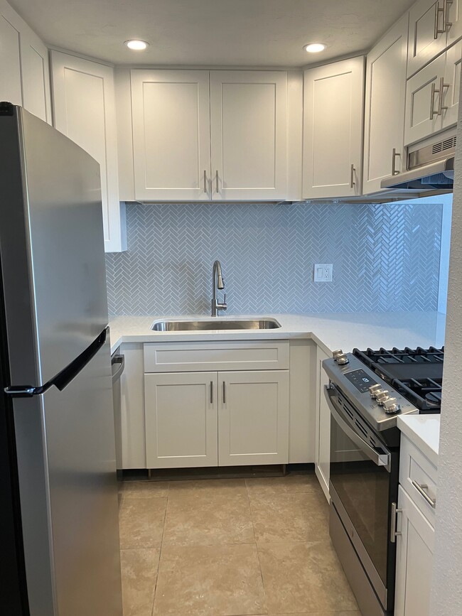 Building Photo - 6915 Quail Pl Unit West Bluff Hills