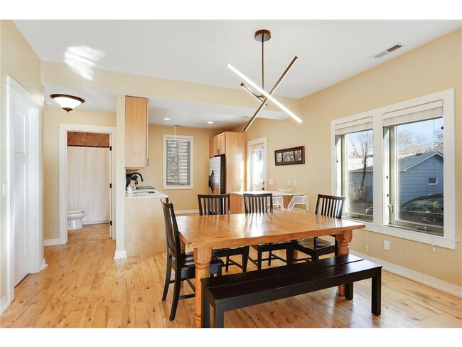 Photo - 219 5th St SE