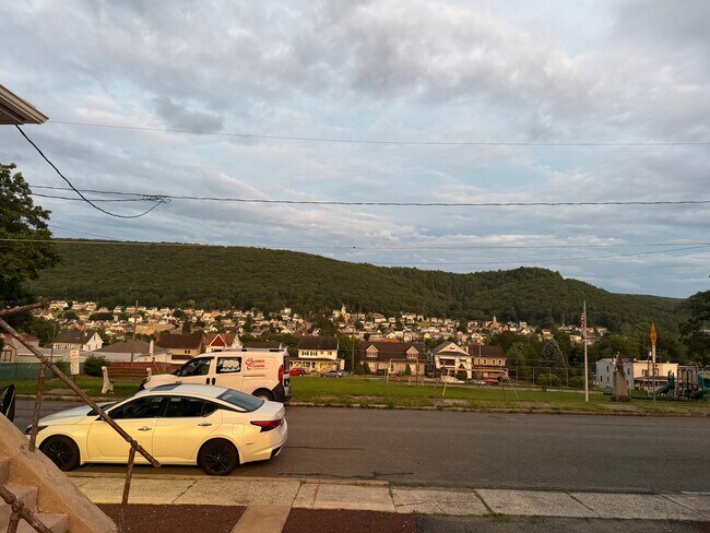 Photo - 59 E Garibaldi Ave