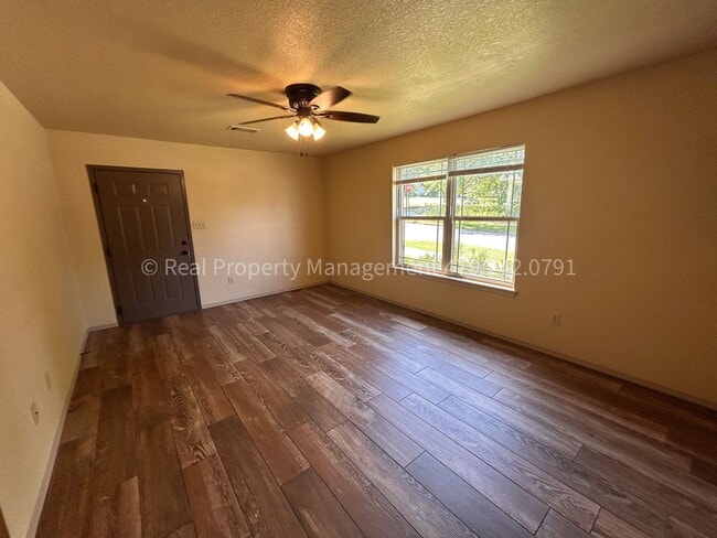 Photo - 322 S 12th St