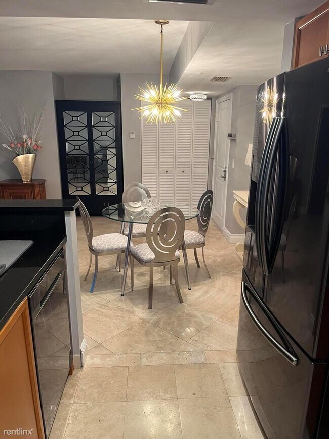 Photo - 2 br, 2 bath Condo - 99 SE Mizner Blvd Apt... Unit Apt 243