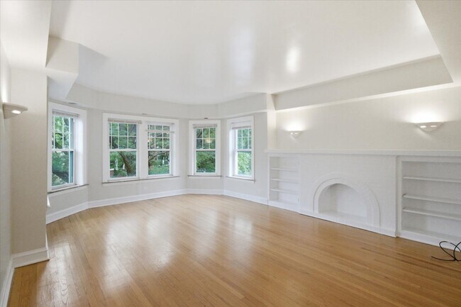 Photo - 2141 W Arthur Ave Unit 3