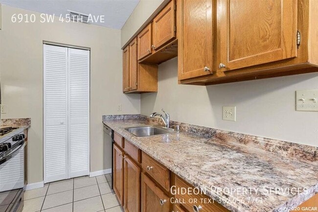Photo - 6910 SW 45th Ave