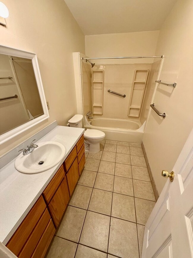 Photo - 1004-1010 24th Avenue SE Unit 1010