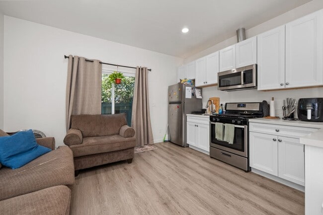 Photo - Private turfed yard!