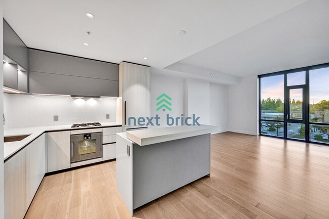 Photo - Downtown Bellevue Luxury 1B1B ($350 one-time credit for move-in upon signing the lease)– Availabl...