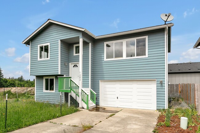 Spacious 4-Bedroom Port Orchard Home - Spacious 4-Bedroom Port Orchard Home