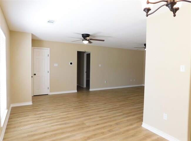 Photo - 500 Wanta Hide A Way Dr