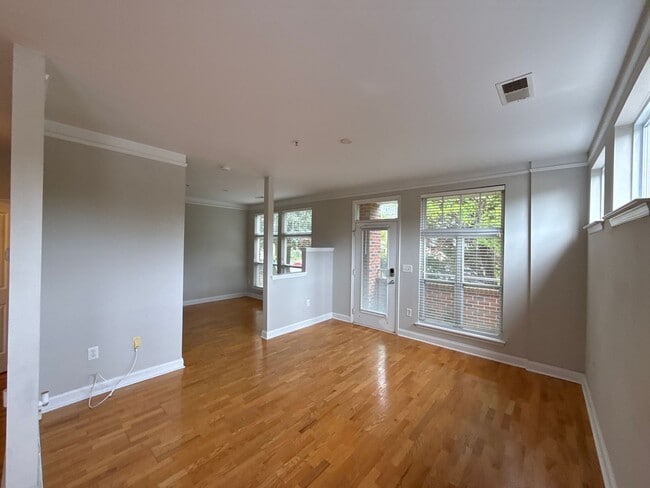 Photo - Elizabeth Townhome - T.R. Lawing Realty Property