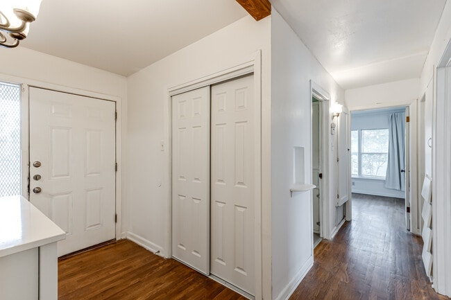 Photo - 354 Brettonwood Dr