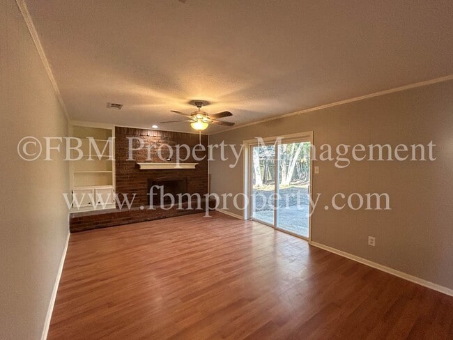 Photo - 348 Wesley Dr