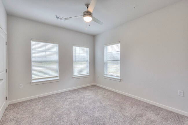 Photo - Blue Ridge Apartments