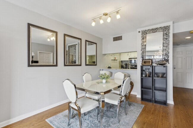 Photo - 3481 Lakeside Dr NE