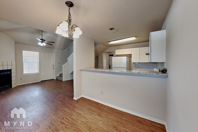 2214 Creekside Ln Unit B