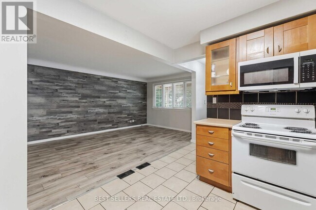 Photo - 88 Rykert St